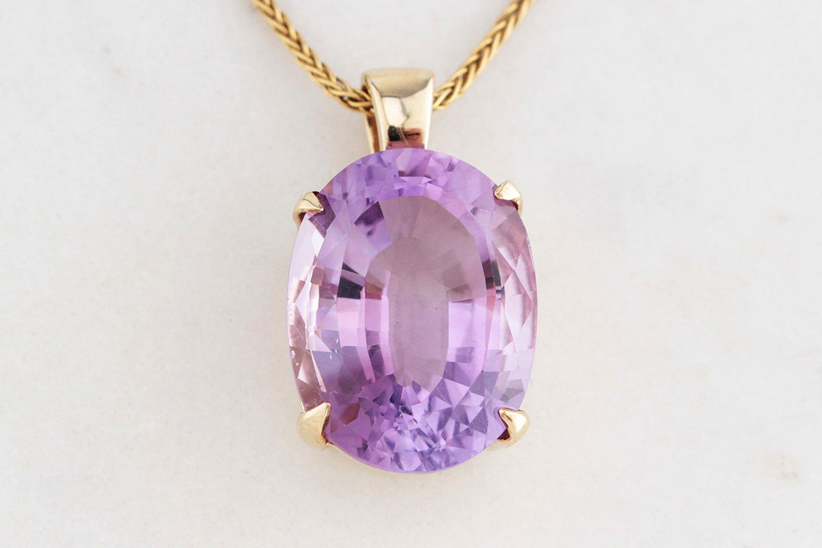 CONTEMPORARY 8.70ct AMETHYST PENDANT 9ct GOLD