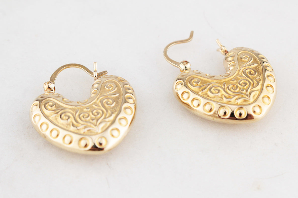 VINTAGE ETCHED HEART EARRINGS 9ct GOLD