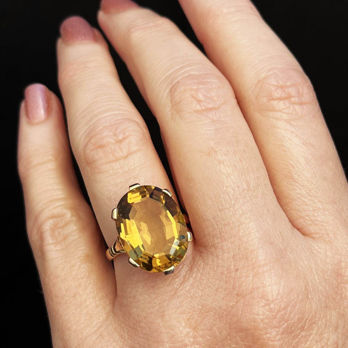 VINTAGE MID-CENTURY 1961 CITRINE COCKTAIL RING 9ct GOLD