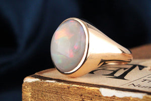 VINTAGE SOLID OPAL RING 9ct GOLD