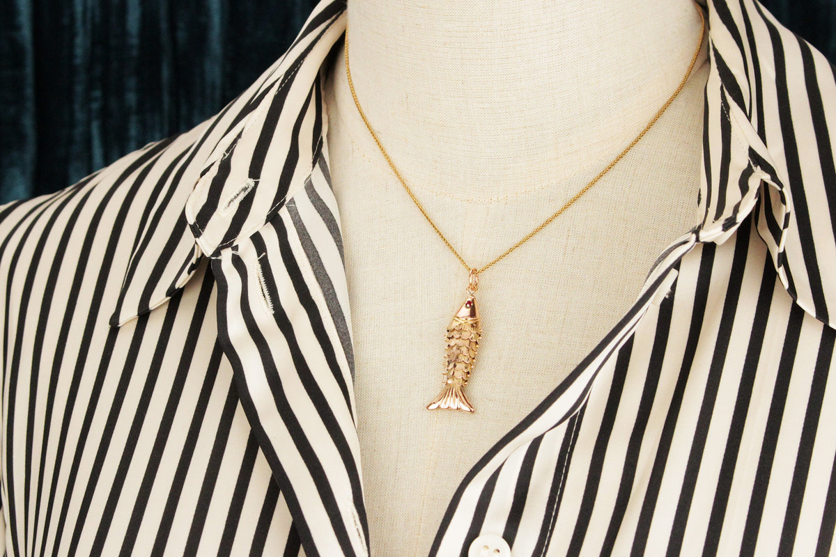 ANTIQUE EDWARDIAN c1900 ARTICULATED RUBY FISH PENDANT 10ct GOLD