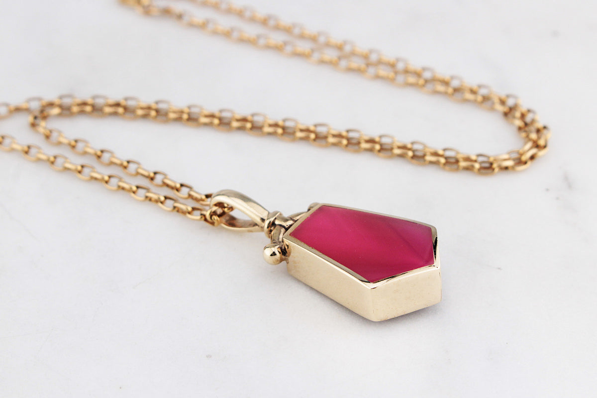 CONTEMPORARY DESIGNER DOUBLE SIDED AGATE FOB PENDANT 9ct GOLD