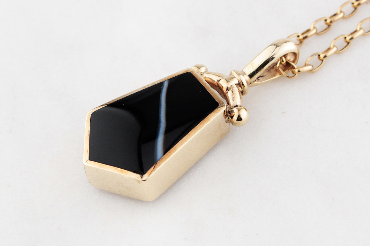 CONTEMPORARY DESIGNER DOUBLE SIDED AGATE FOB PENDANT 9ct GOLD