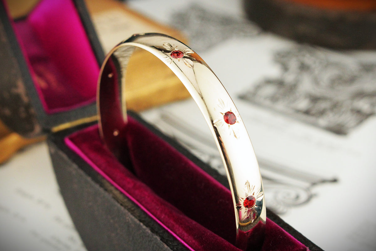 ANTIQUE EDWARDIAN c1910 STARBURST GARNET BANGLE 9ct GOLD