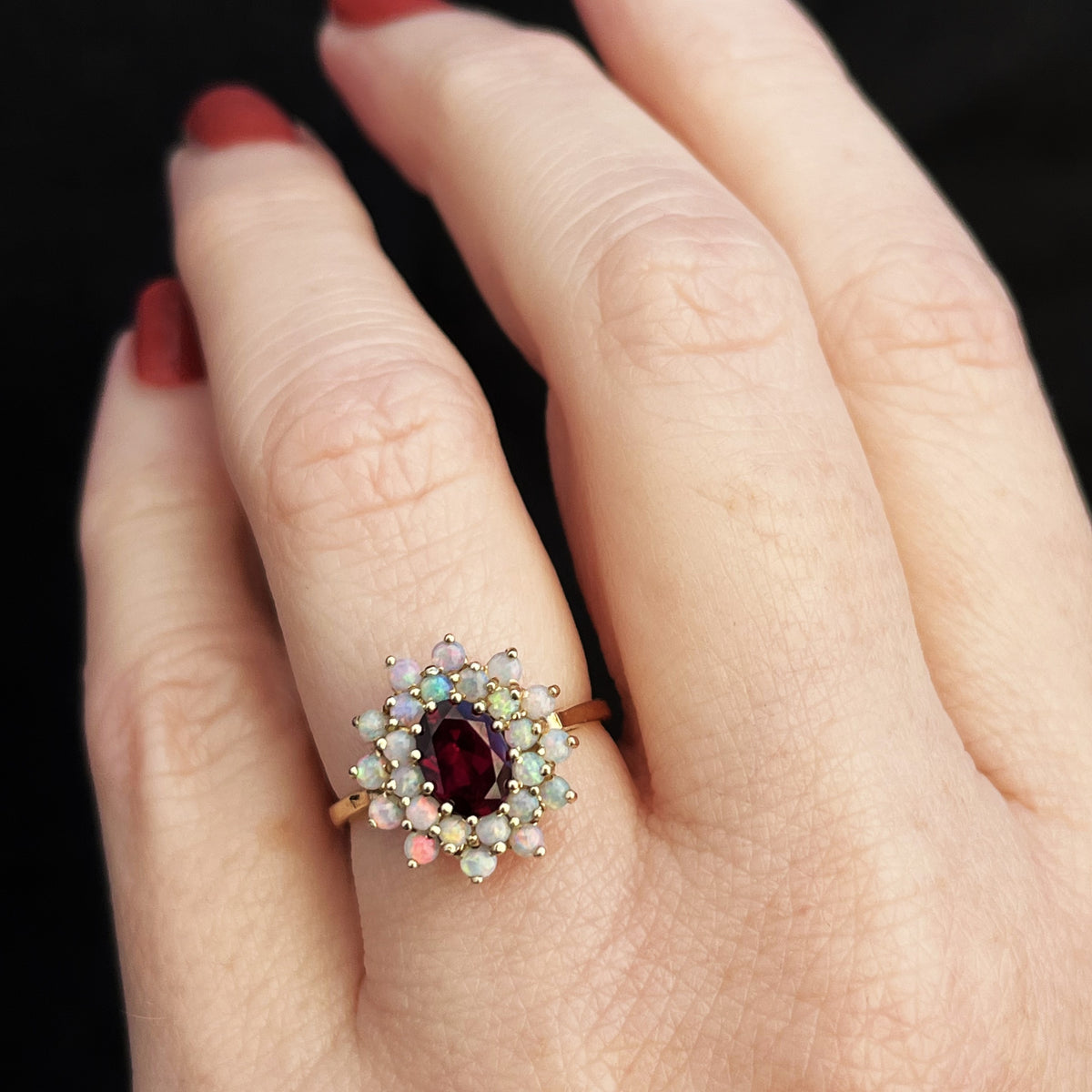 VINTAGE GARNET & SOLID OPAL CLUSTER RING 9CT GOLD