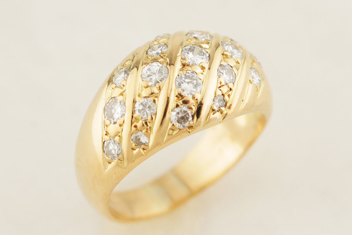 VINTAGE ESTATE 1.25ct DIAMOND BOMBE RING 18ct GOLD