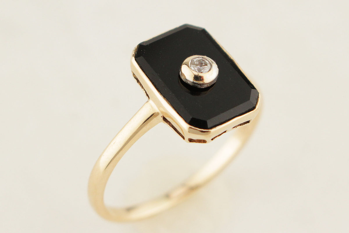 ANTIQUE c1920 ONYX & DIAMOND RING 9ct GOLD