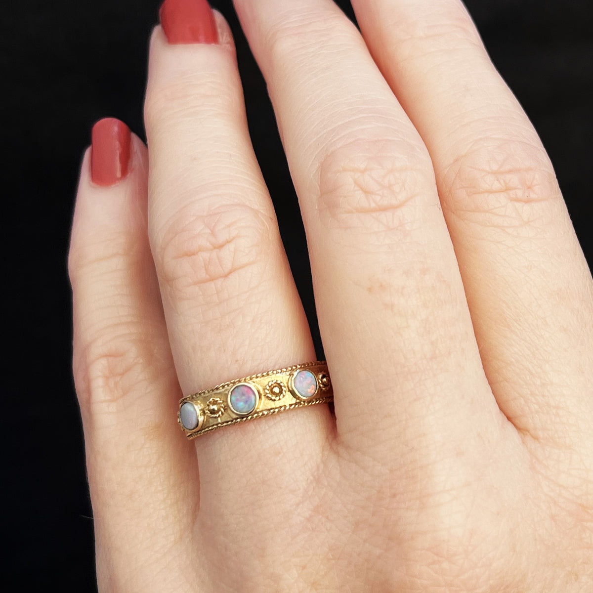 VINTAGE SOLID OPAL TRILOGY BAND 9ct GOLD