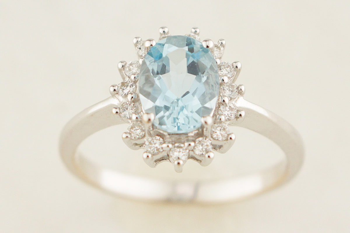 VINTAGE AQUAMARINE &amp; DIAMOND HALO RING 18ct GOLD