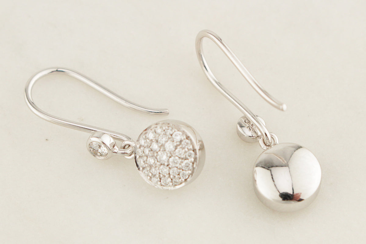 CONTEMPORARY DIAMOND CLUSTER EARRINGS 18ct GOLD