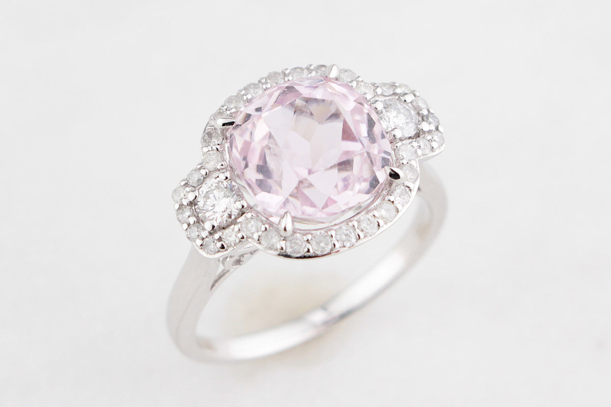 CONTEMPORARY KUNZITE &amp; DIAMOND RING 14ct GOLD