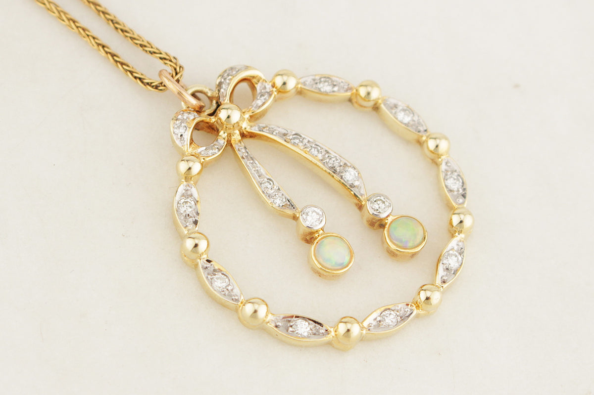 VINTAGE c1940 EDWARDIAN STYLE OPAL &amp; DIAMOND PENDANT 14ct GOLD