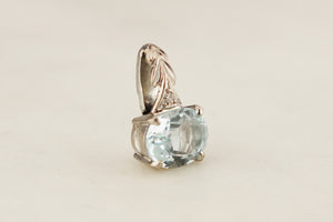 ANTIQUE AQUAMARINE & DIAMOND PENDANT 18ct GOLD