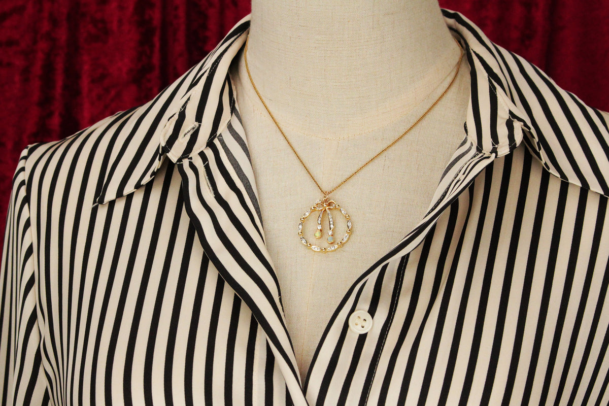 VINTAGE c1940 EDWARDIAN STYLE OPAL &amp; DIAMOND PENDANT 14ct GOLD