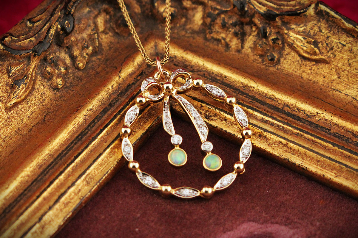 VINTAGE c1940 EDWARDIAN STYLE OPAL &amp; DIAMOND PENDANT 14ct GOLD