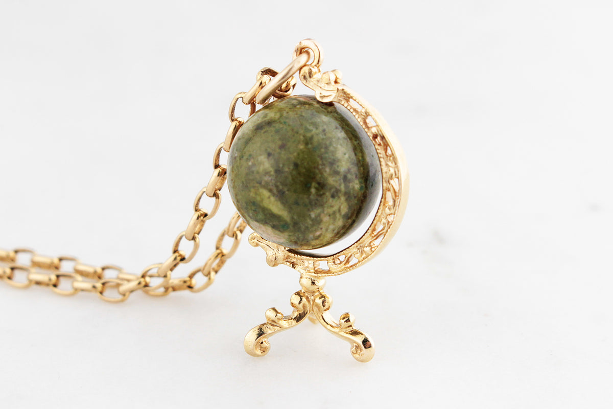 VINTAGE SPINNING UNAKITE GLOBE PENDANT 9ct GOLD