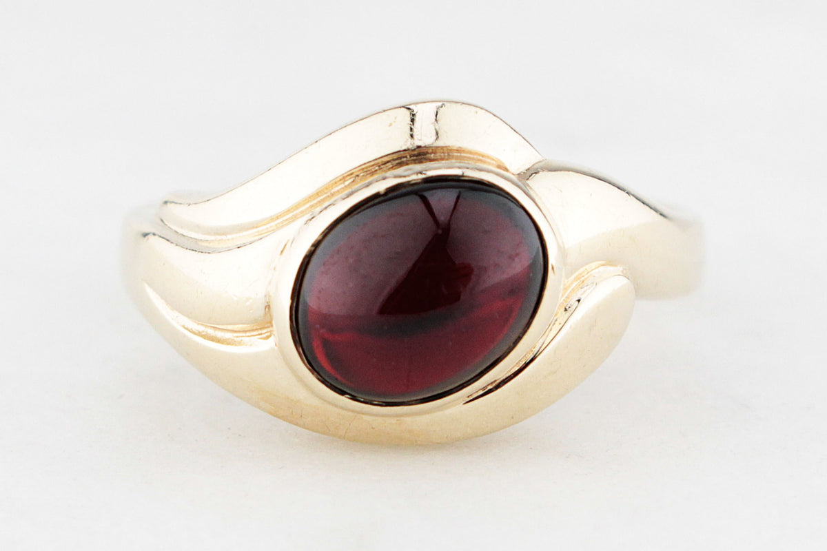 VINTAGE MID-CENTURY CABOCHON GARNET RING 9ct GOLD