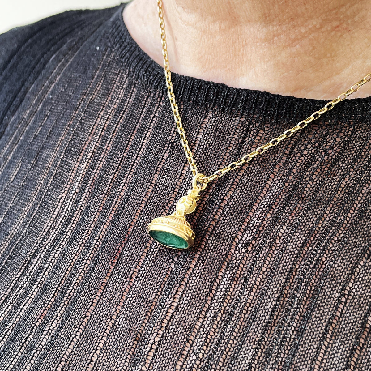 VINTAGE ANTIQUE STYLE SARD FOB PENDANT 9CT GOLD