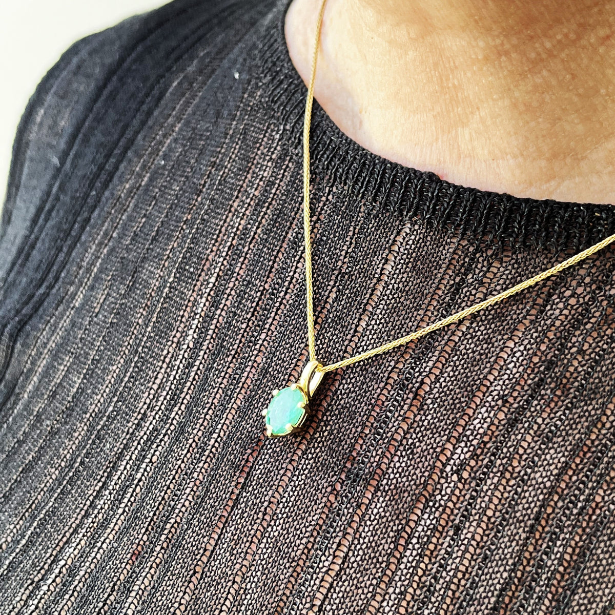 BESPOKE 2.20ct EMERALD PENDANT 10ct GOLD