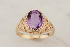 VINTAGE MID CENTURY 1974 AMETHYST COCKTAIL RING ON 9ct YELLOW GOLD
