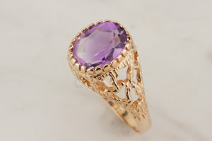 VINTAGE MID CENTURY 1974 AMETHYST COCKTAIL RING ON 9ct YELLOW GOLD