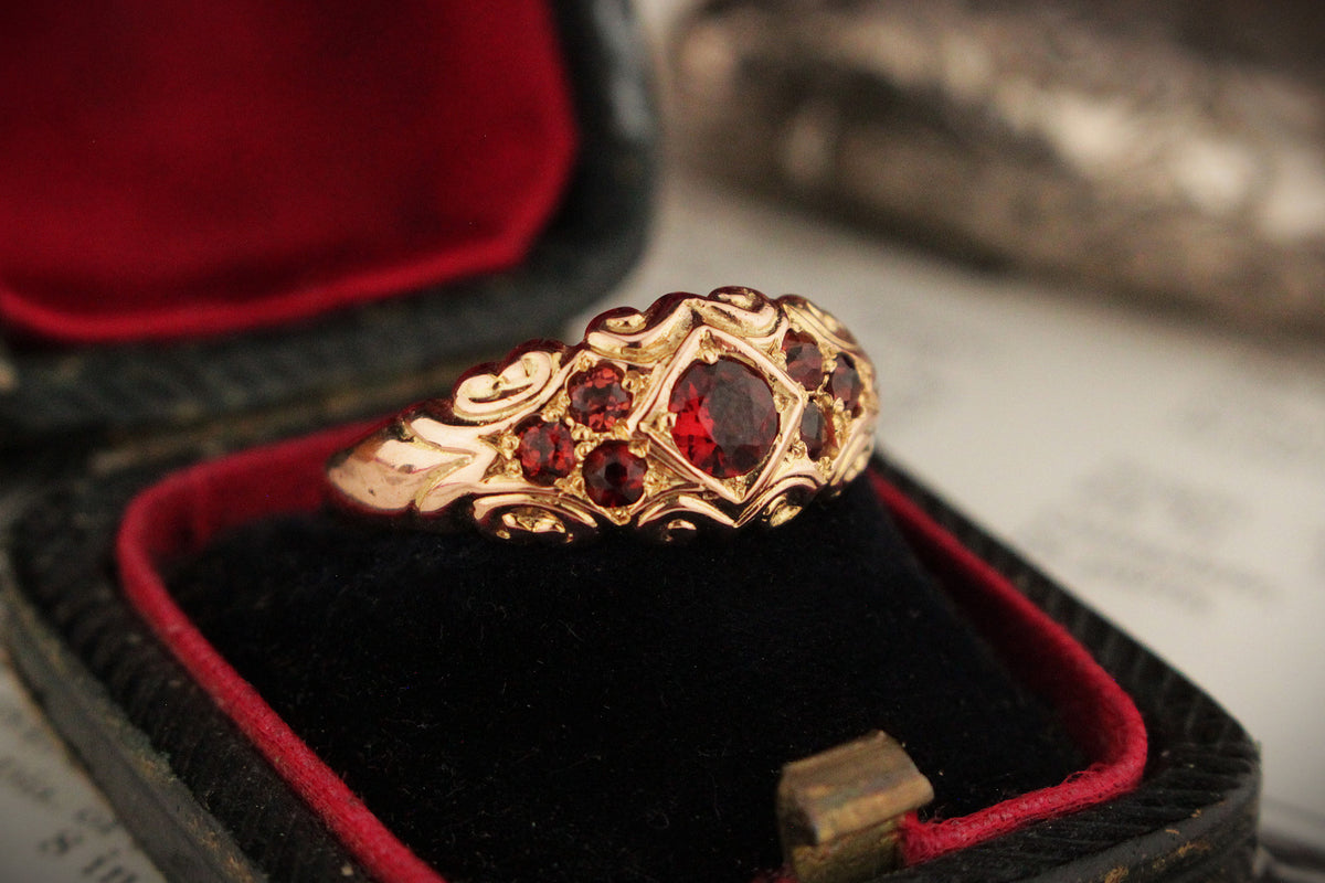 ANTIQUE EDWARDIAN c1900 GARNET RING 9ct GOLD