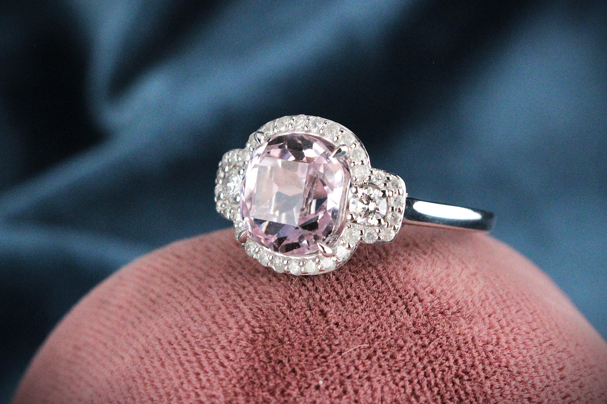 CONTEMPORARY KUNZITE &amp; DIAMOND RING 14ct GOLD