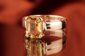 ANTIQUE VICTORIAN 1898 CITRINE RING ON 9ct YELLOW GOLD