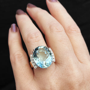 VINTAGE 21ct AQUAMARINE & DIAMOND RING 18ct GOLD