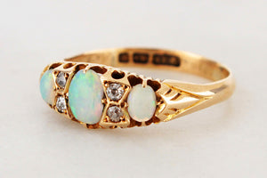 ANTIQUE EDWARDIAN 1909 OPAL & DIAMOND RING 18ct GOLD