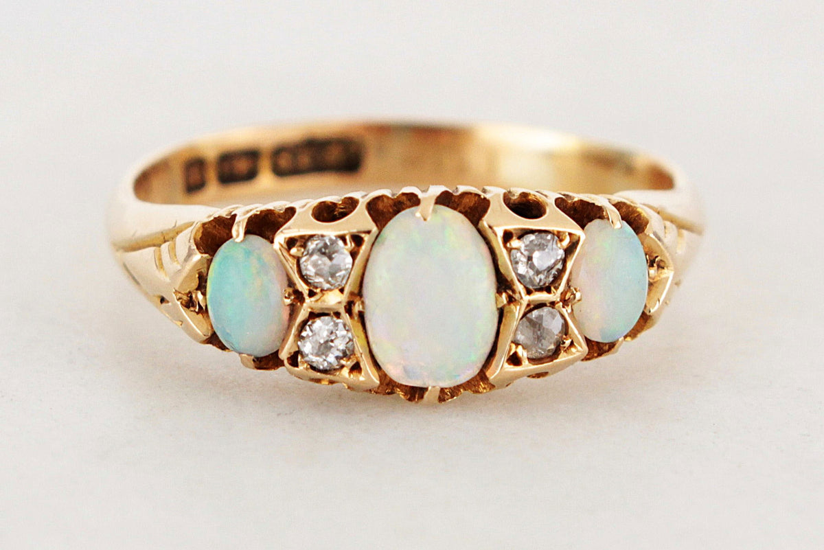 ANTIQUE EDWARDIAN 1909 OPAL &amp; DIAMOND RING 18ct GOLD