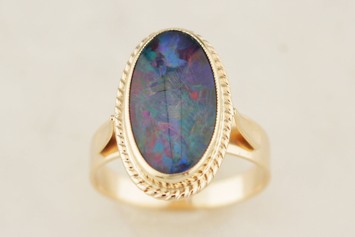 VINTAGE MID CENTURY OPAL TRIPLET RING 9ct GOLD