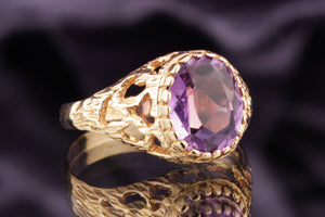 VINTAGE MID CENTURY 1974 AMETHYST COCKTAIL RING ON 9ct YELLOW GOLD