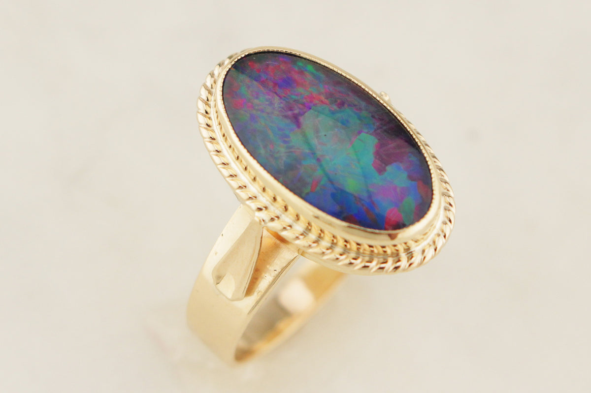 VINTAGE MID CENTURY OPAL TRIPLET RING 9ct GOLD