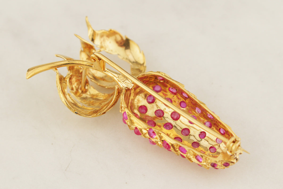 VINTAGE 4.5ct RUBY FRENCH RADISH BROOCH 18ct GOLD