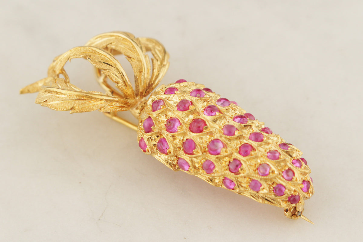 VINTAGE 4.5ct RUBY FRENCH RADISH BROOCH 18ct GOLD