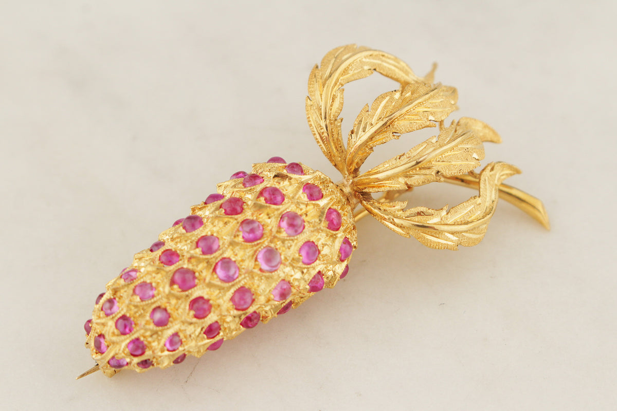 VINTAGE 4.5ct RUBY FRENCH RADISH BROOCH 18ct GOLD