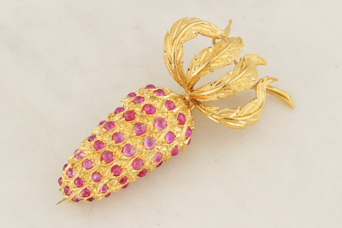 VINTAGE 4.5ct RUBY FRENCH RADISH BROOCH 18ct GOLD