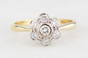 VINTAGE c1960’s DIAMOND DAISY RING 18ct GOLD
