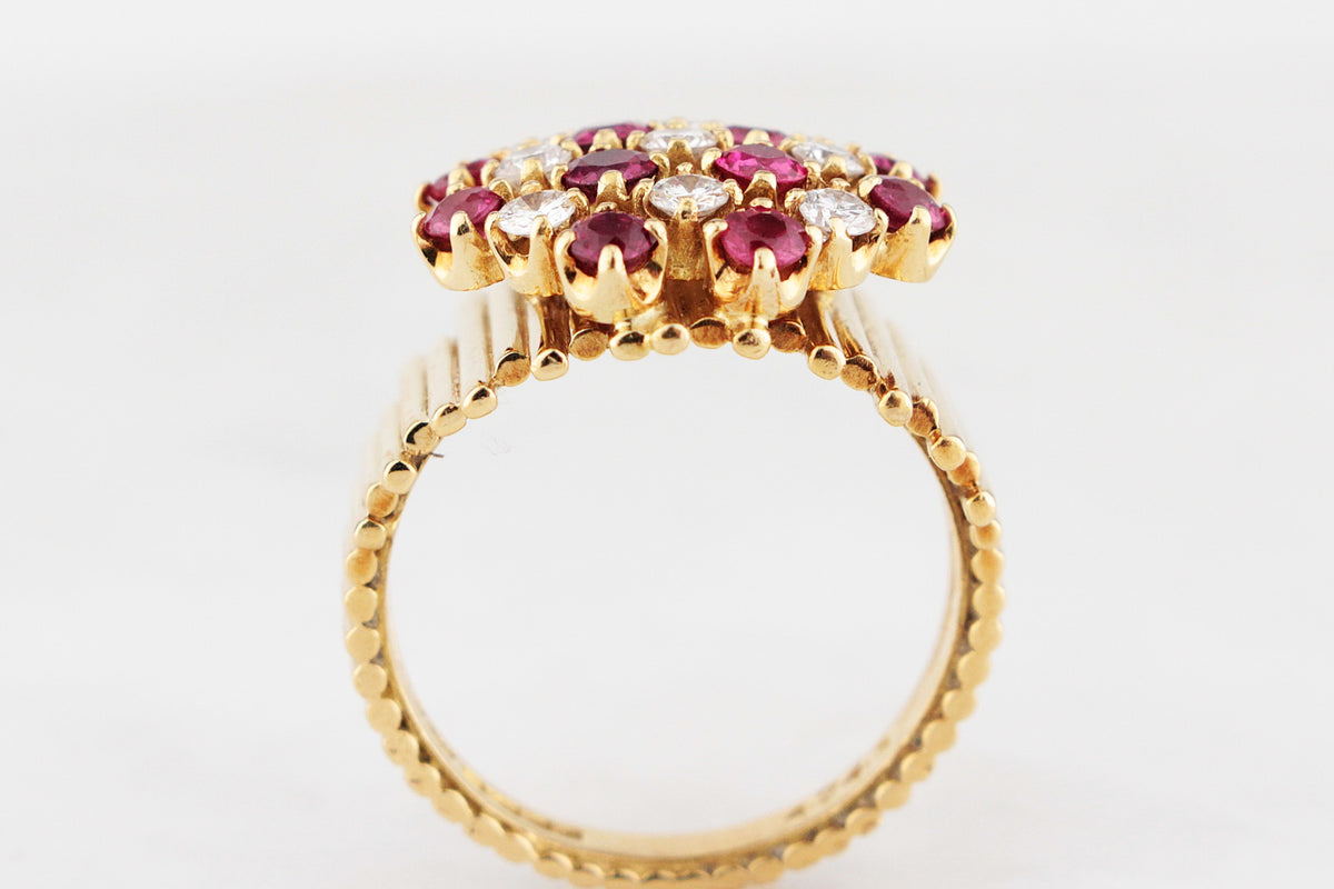 VINTAGE MID-CENTURY 1969 RUBY &amp; DIAMOND RING 18ct GOLD