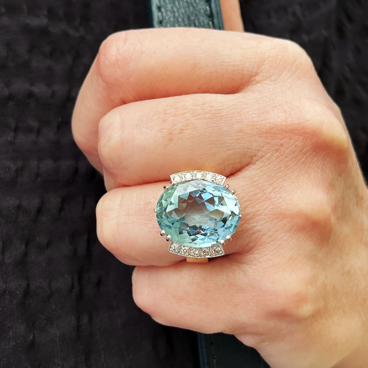 VINTAGE 21ct AQUAMARINE &amp; DIAMOND RING 18ct GOLD