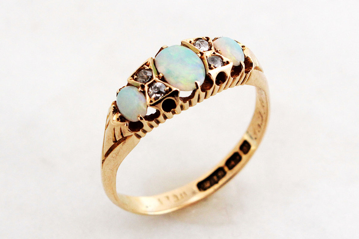 ANTIQUE EDWARDIAN 1909 OPAL &amp; DIAMOND RING 18ct GOLD