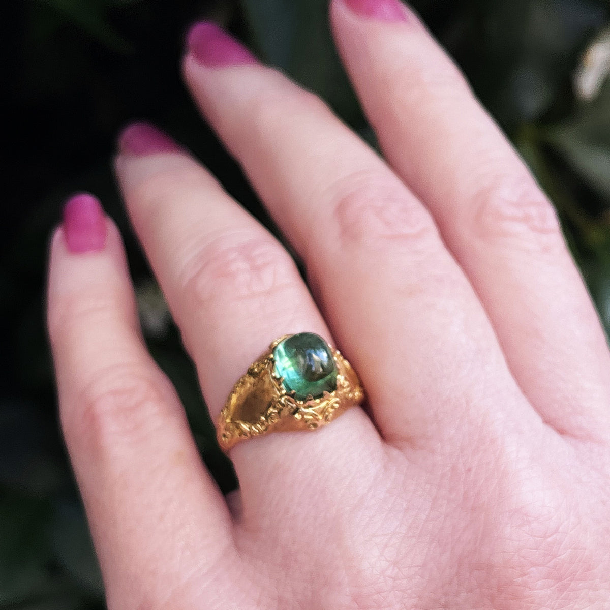 VINTAGE 18ct YELLOW GOLD CABOCHON EMERALD RING