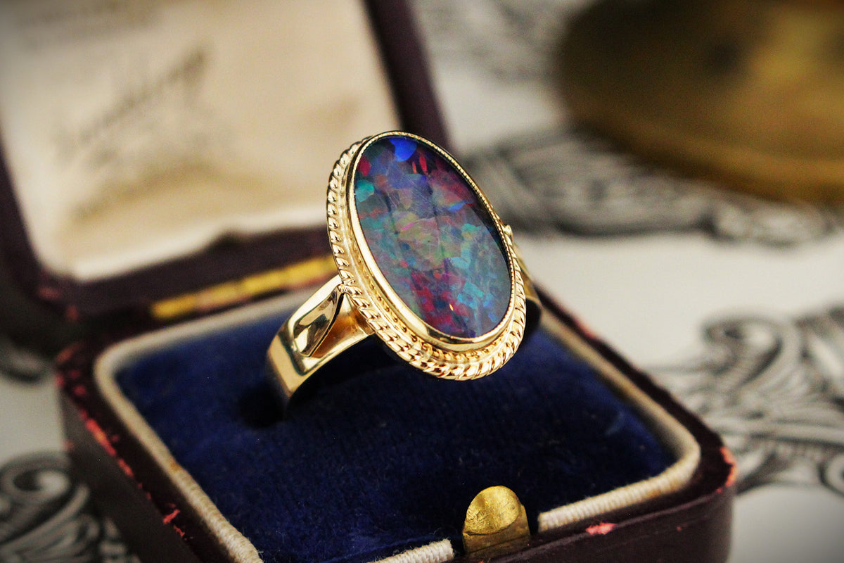 VINTAGE MID CENTURY OPAL TRIPLET RING 9ct GOLD