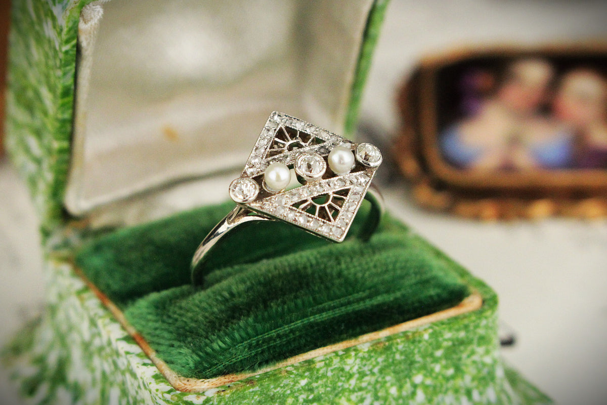 ANTIQUE ART DECO c1920 PLATINUM DIAMOND &amp; PEARL RING