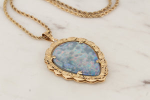 VINTAGE ESTATE c1940 OPAL TRIPLET PENDANT ON 18ct YELLOW GOLD