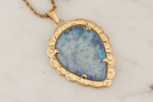 VINTAGE ESTATE c1940 OPAL TRIPLET PENDANT ON 18ct YELLOW GOLD