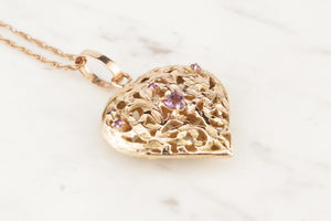 ANTIQUE EDWARDIAN c1915-20 AMETHYST FILIGREE HEART PENDANT ON 9ct YELLOW GOLD