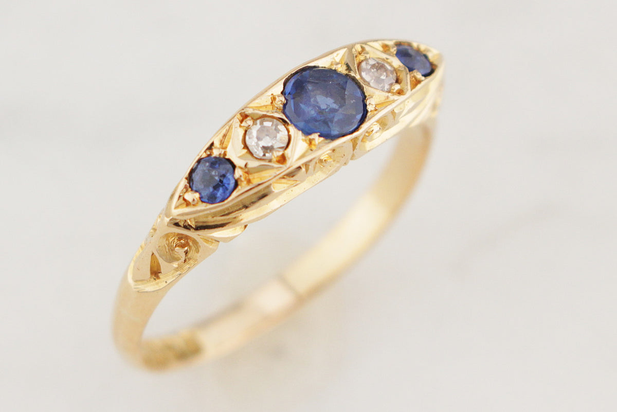 ANTIQUE 1918 SAPPHIRE &amp; DIAMOND RING 18ct GOLD