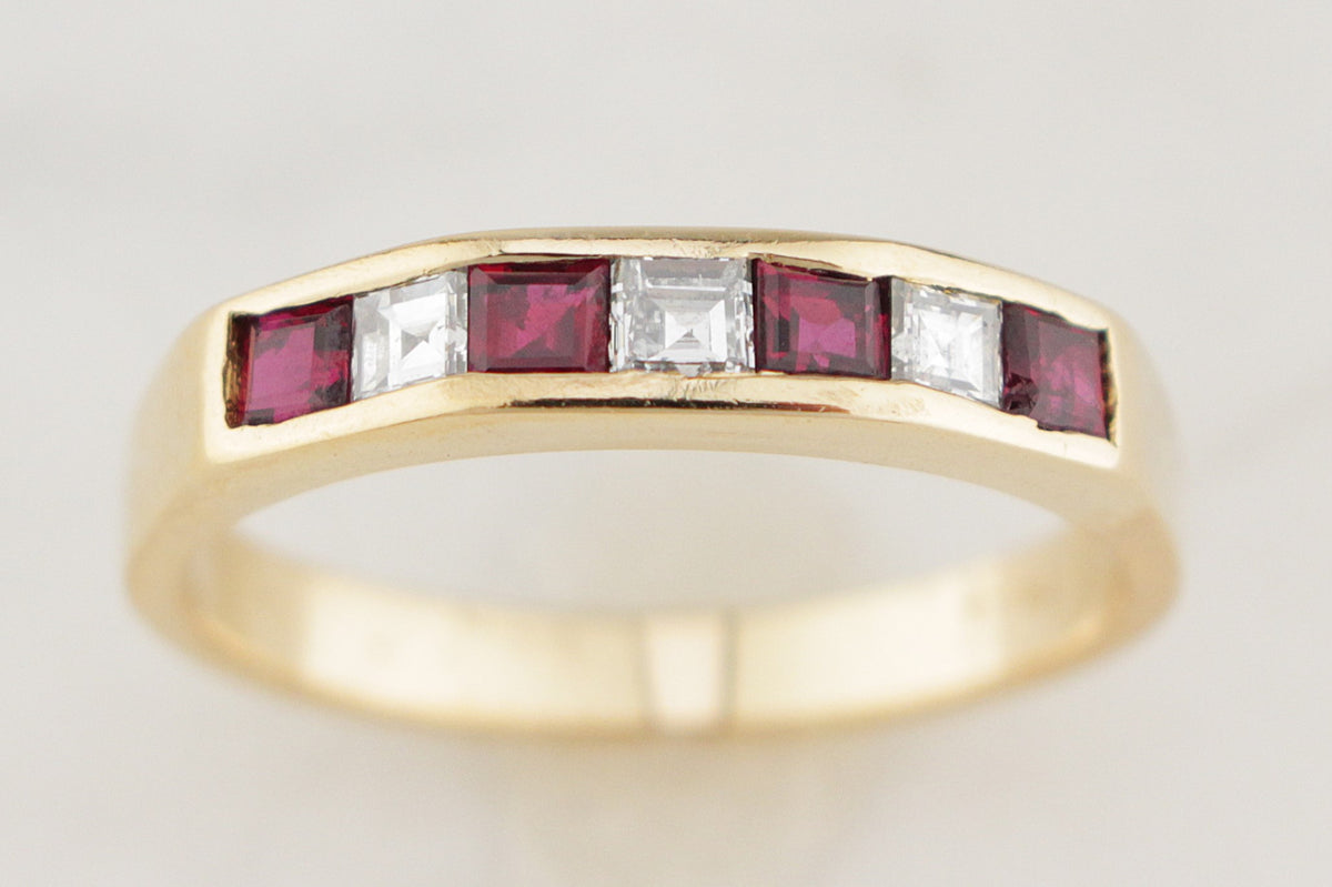 VINTAGE ESTATE RUBY &amp; DIAMOND RING 18ct GOLD